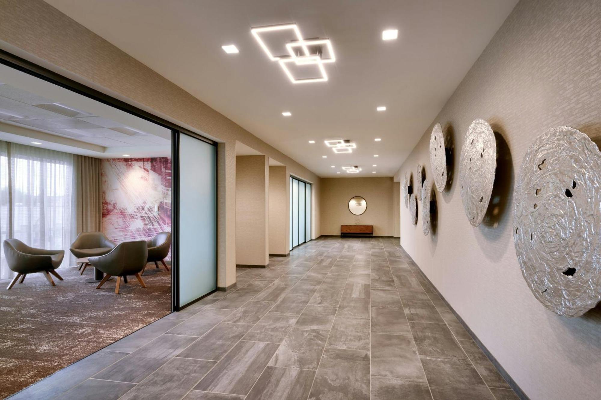 Courtyard By Marriott Atlanta Duluth Downtown Exterior foto