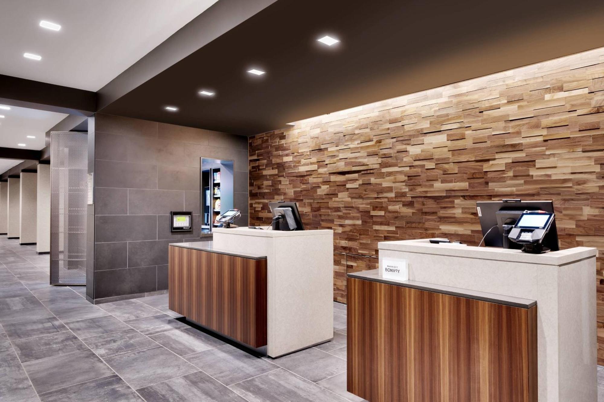 Courtyard By Marriott Atlanta Duluth Downtown Exterior foto