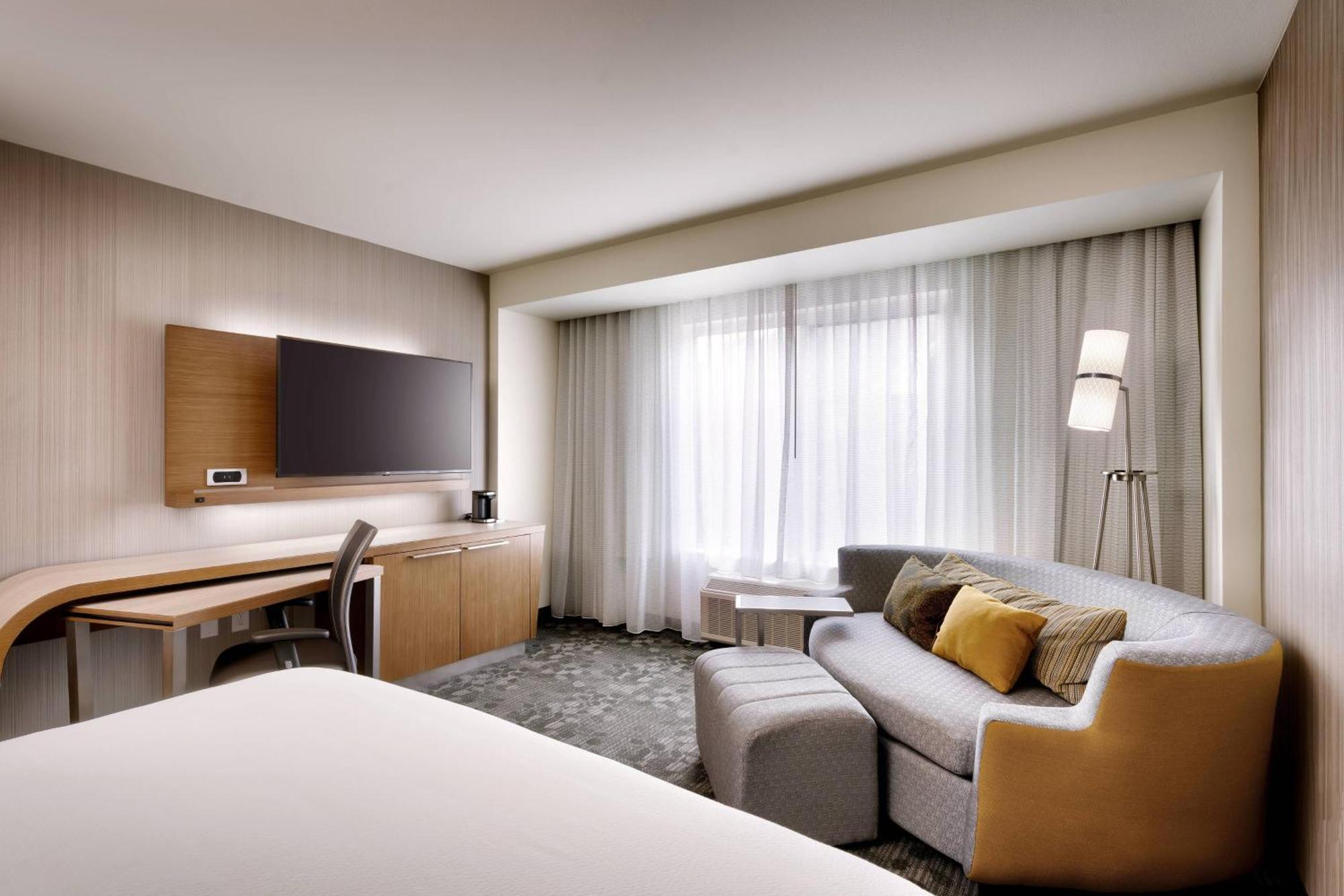 Courtyard By Marriott Atlanta Duluth Downtown Exterior foto